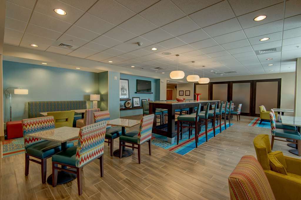 Hampton Inn Plant City Restoran gambar